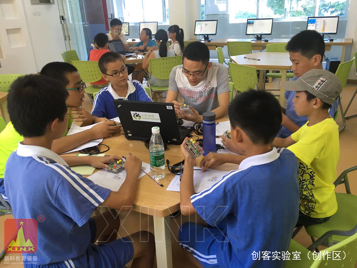 清镇市：搭建湖城创客空间 助力学生智慧成长