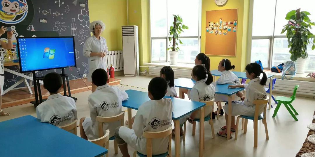 让科学的火花点燃梦想的未来，小小科学家在行动|青岛八大峡小学