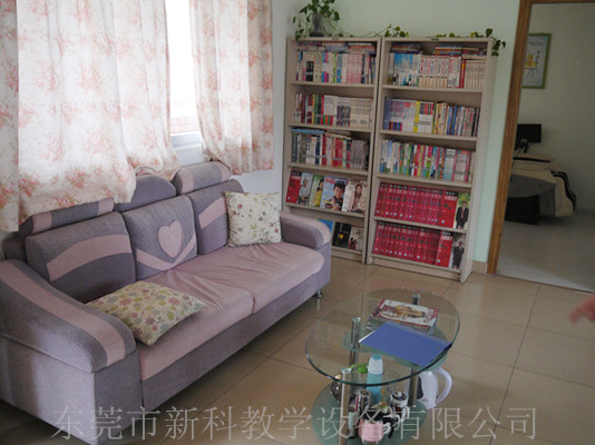 学校<a href='http://www.xklab.com' target='1' style='font-size:14px; font-weight:bold; color:#0080ff;'>心理咨询室</a>